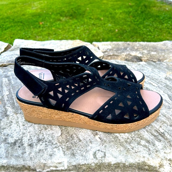 Earth Burran Rosa Black Suede Wedge Sandals - Picture 2 of 7
